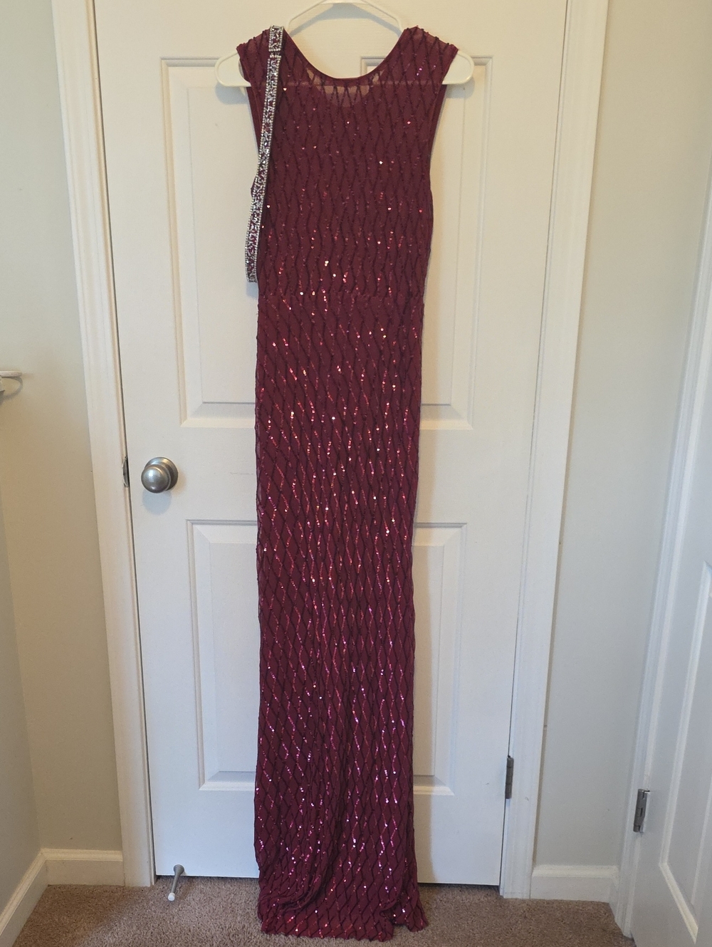 Elegant Sleeveless Sequin Burgundy Evening Dress